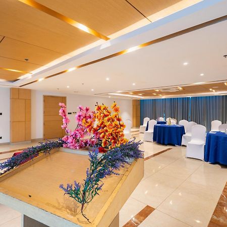 Hotel Siraichuli Читван Экстерьер фото