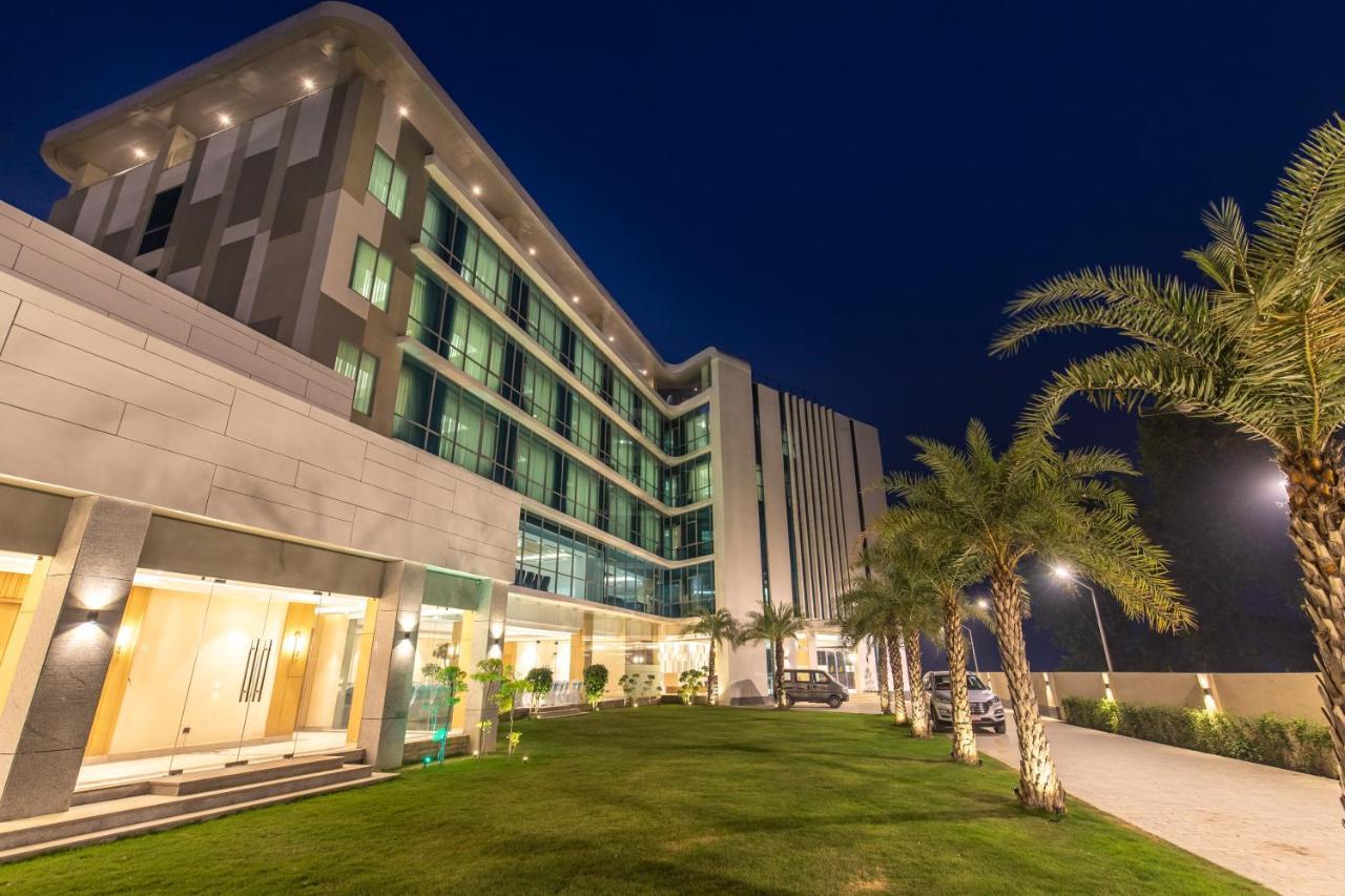 Hotel Siraichuli Читван Экстерьер фото