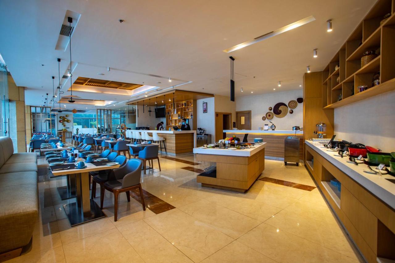 Hotel Siraichuli Читван Экстерьер фото