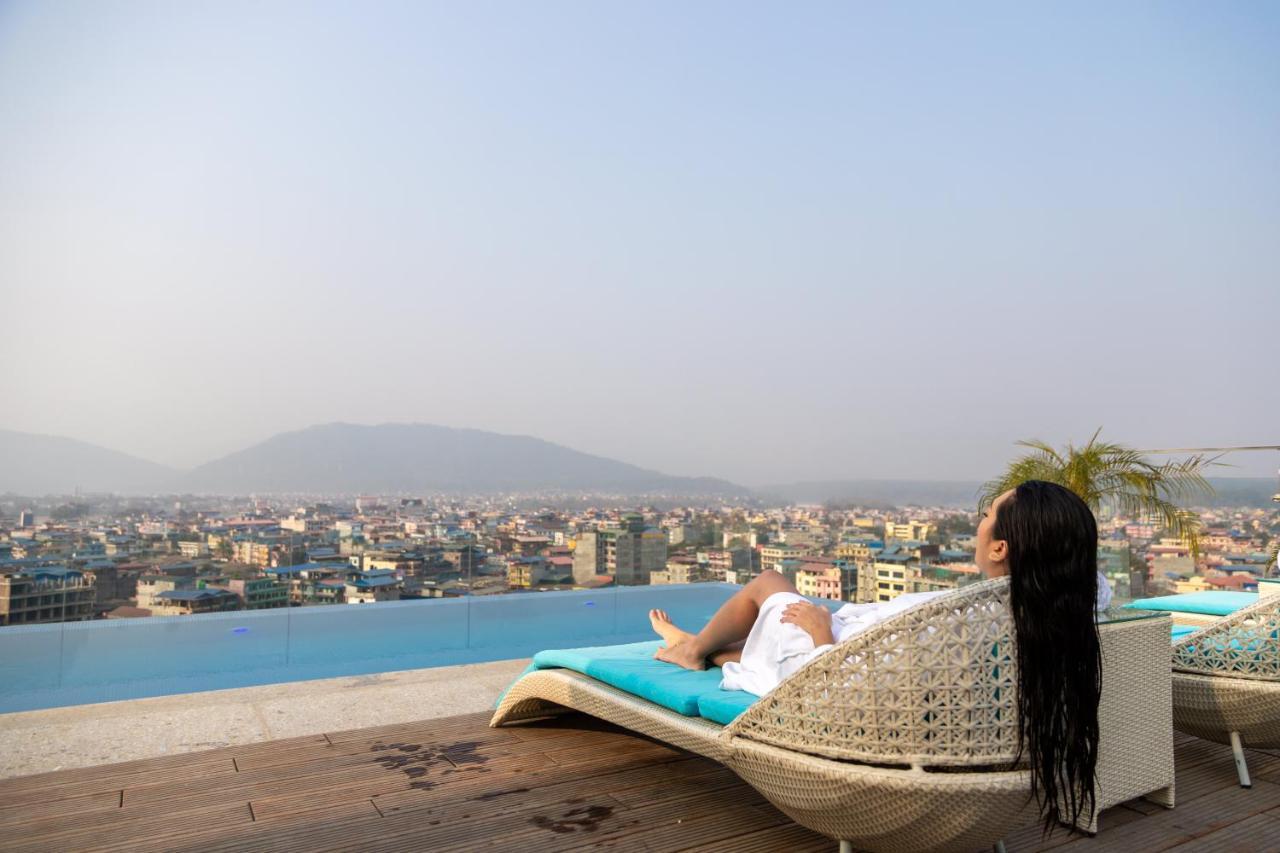 Hotel Siraichuli Читван Экстерьер фото