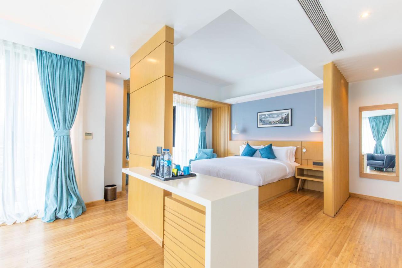 Hotel Siraichuli Читван Экстерьер фото