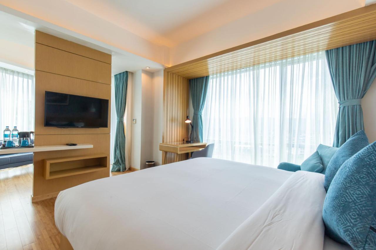 Hotel Siraichuli Читван Экстерьер фото